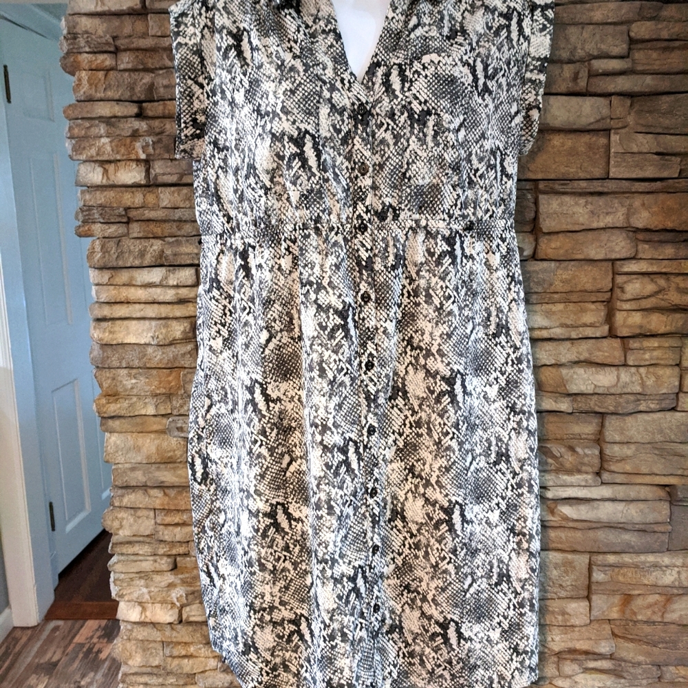 motherhood maternity snakeskin dress size small